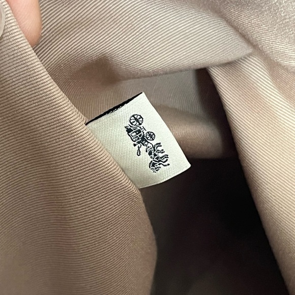 ✅Coach Gallery Tote with snail printed - Picture 13 of 13